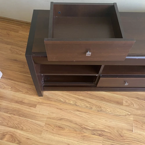 Patogi lova su nedideliais defektais – puikus pasirinkimas