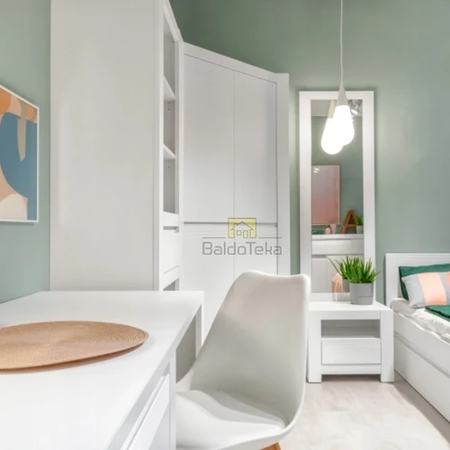 Universalus spintos montavimas kairėn arba dešinėn