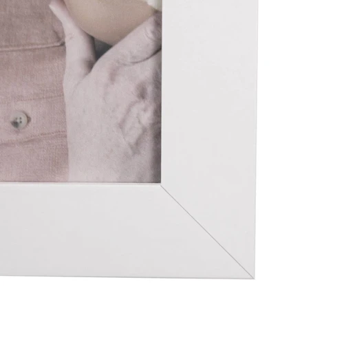 Koliažo rėmelis su baltais rėmeliais ir medienos tekstūra