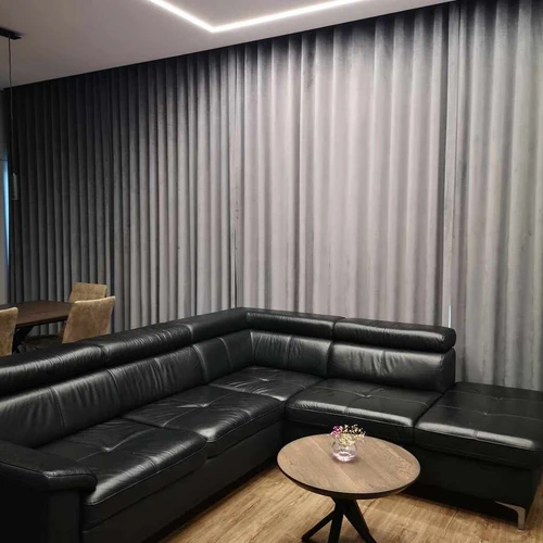 Kampas su patalynės dėže ir reguliuojamomis pagalvėmis