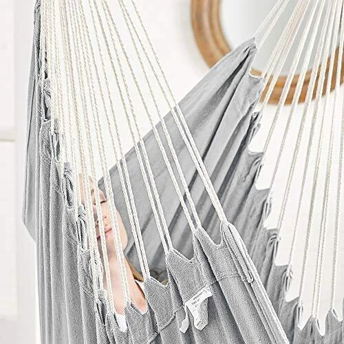 Prašmatnus pakabinamas fotelis – puikus akcentas bet kuriai erdvei