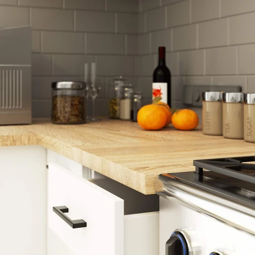 Universalus baltos spintelės dizainas – tinka bet kuriai virtuvei