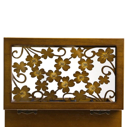 Stelažas su 6 lygiais ir įvairių dydžių skyriais