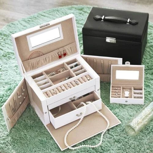 Tvarkingas papuošalų laikymas su SONGMICS dėžute