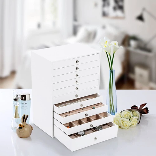 Kilnus papuošalų dėklas su funkcionaliu dizainu