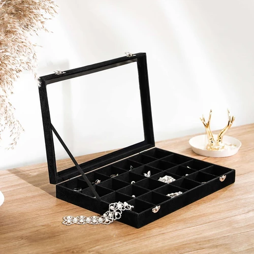 Tvarkingas papuošalų laikymas su SONGMICS dėžute