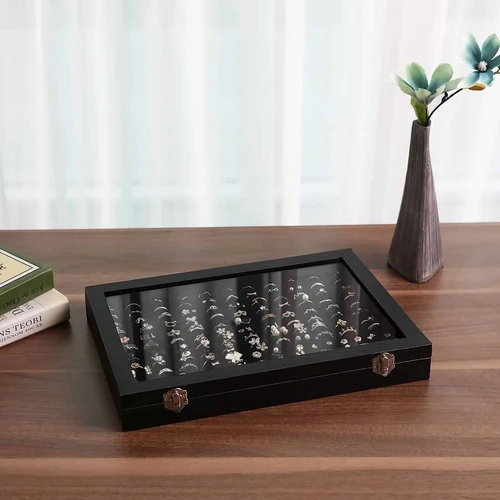 Aksominis žiedų stalčius – tvarkinga ir saugi jūsų žiedų saugykla