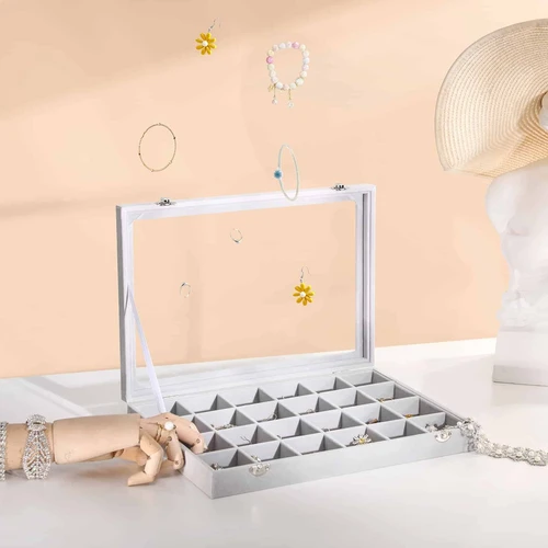 Idealus sprendimas auskarams ir karoliams