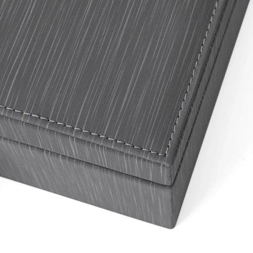 Elegantiškos sofos su kilimų ir odos apmušalais