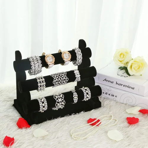 Papuošalų stovas su funkcionaliu dizainu