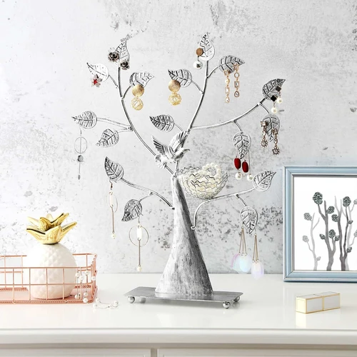 Tvirtas ir stabilus papuošalų stovas su milteliniu paviršiumi