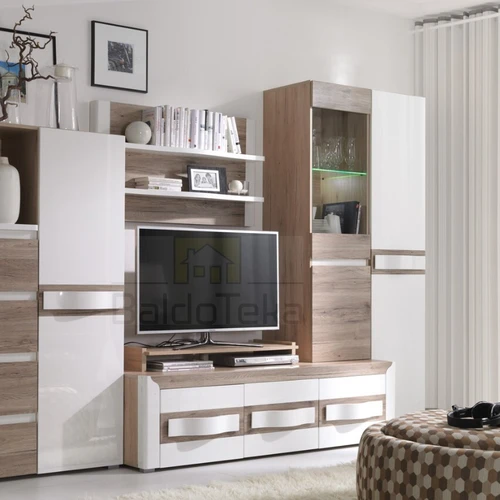 Elegantiška spinta su šviesiu ąžuolu ir blizgiu baltu PVC