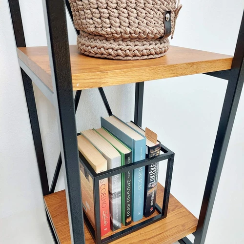 Elegantiška metalo ir ąžuolo lentyna