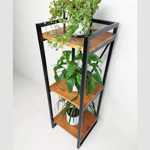 Vietą taupanti pastatoma lentyna