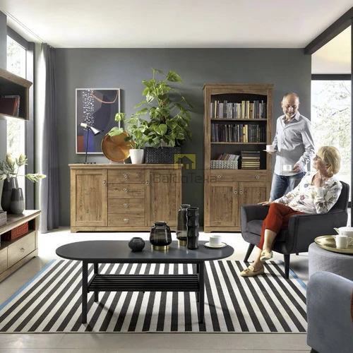 Erdvi spinta su apšvietimo galimybe ir patogiu išdėstymu