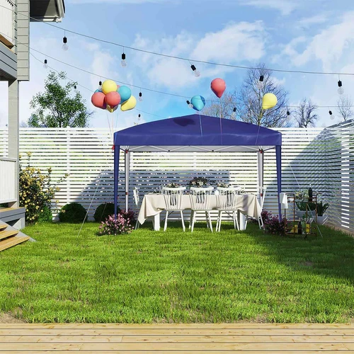 Patvari ir lengvai montuojama šventinė palapinė