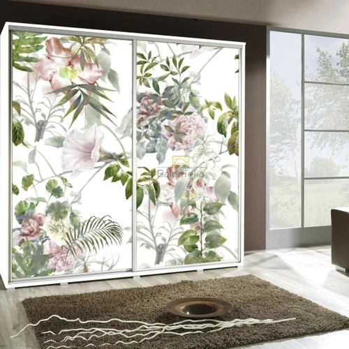 Patvari spinta su aliuminio bėgeliais ir dideliu talpinimu