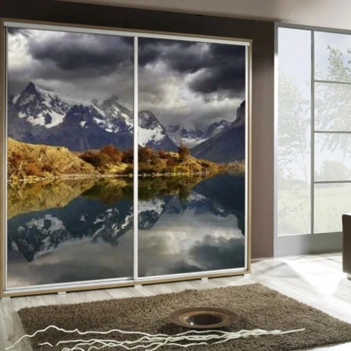 Moderni spinta su patvariu aliuminio bėgelių mechanizmu