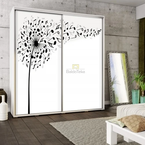 Patvari ir patogi spinta su aukšta kokybe