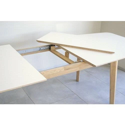 Elegantiškas ovalus stalas su prailginimu ir kavos staliuku