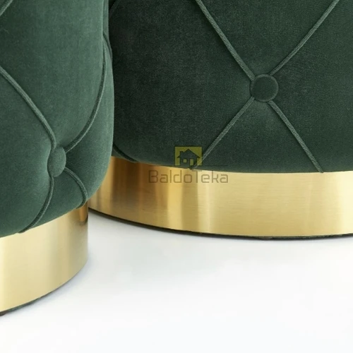 Kompaktiška velvetinė kėdė su chromuotu karkasu