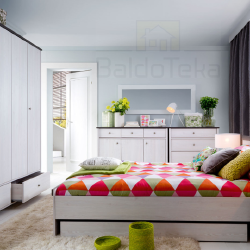 Laminuotas MDP stalas su šviesiu maumedžio atspalviu