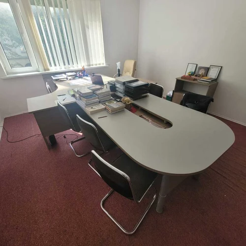 Įsirengk kelis kabinetus su kokybiškais baldais