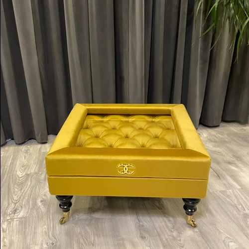 Stilingas kavos staliukas moderniam ir klasikiniam interjerui