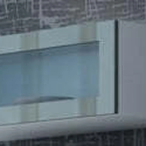 Blizgi MDF fasado spinta su atskiru apšvietimo įrengimu