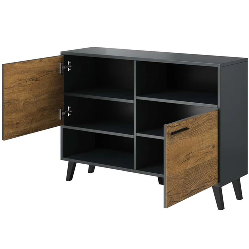 Erdvi spinta su juodomis metalinėmis rankenomis