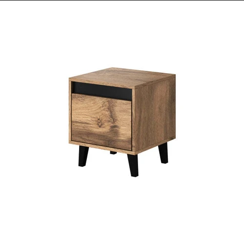 Juodos plastikinės kojos – elegantiškas pribrėžimas