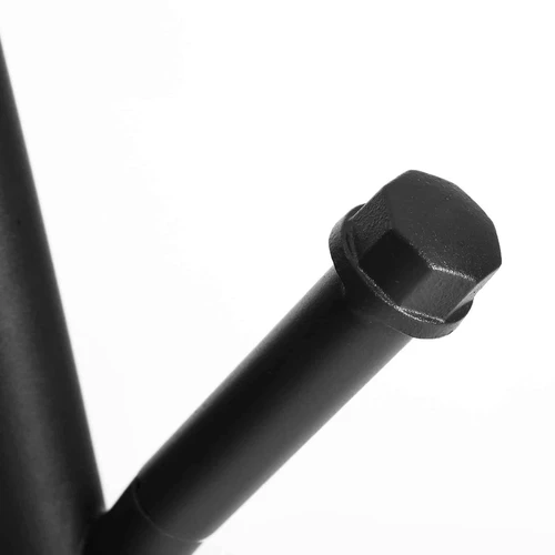 Modernus palto stovas su dekoratyviniu akcentu