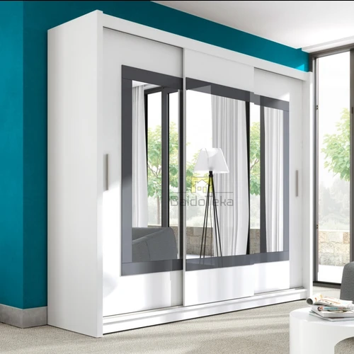 Moderni spinta su aliuminio bėgeliais ir veidrodžiu