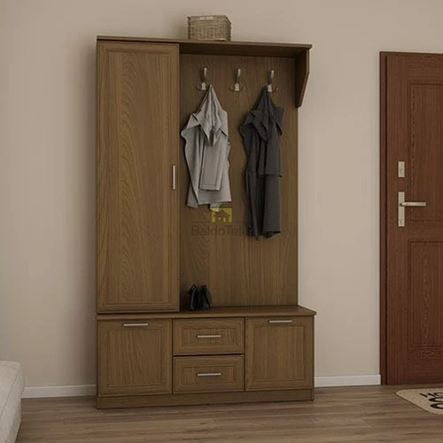 Praktiška spinta su veidrodžiu – 200 cm aukščio, 40 cm gylio