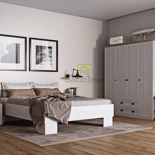 Pušis Anderson ir tamsus ąžuolas lefkas