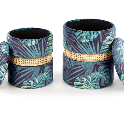 Stilingi dviejų komplektų baldai su įvairiaspalviu audiniu ir rotangu