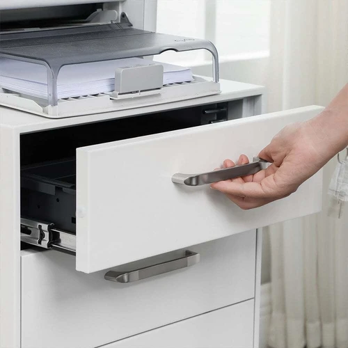 SONGMICS balta spinta – tvarka ir praktiškumas biure |