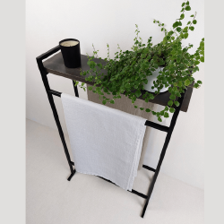 Kompaktiška ir erdvė taupanti vonios kambario kabykla