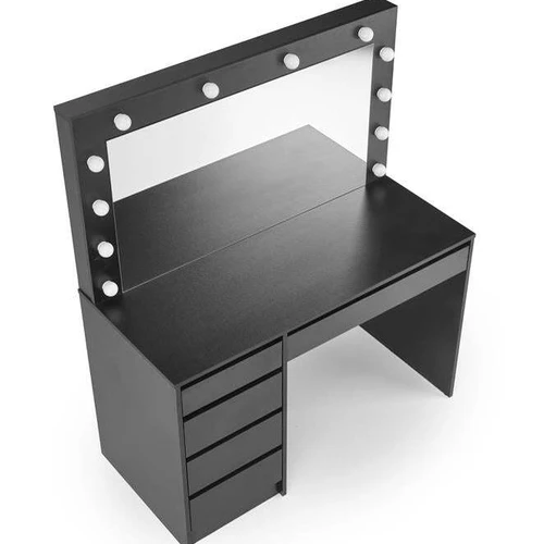 Praktiška balta spinta su funkcionaliu dizainu