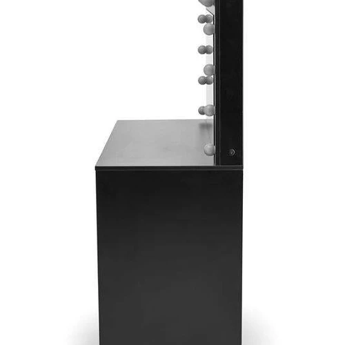 Stilinga balta spinta su LED apšvietimu