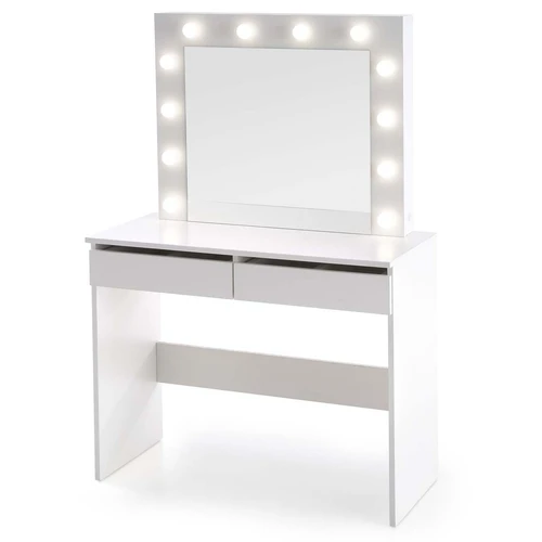 Šviesi ir erdvi spinta su LED apšvietimu