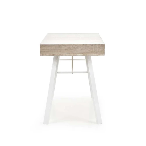 Moderni spinta su stiklo ir plieno detalėmis