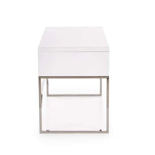 Baltos spalvos spinta su blizgiu MDF ir chromuoto plieno detalėmis