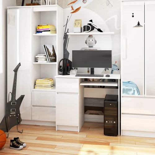 Baltas blizgus stalas su moderniu spalvų deriniu