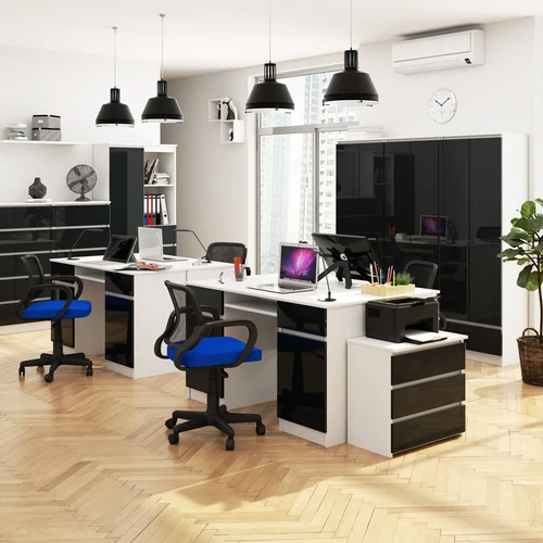 Ergonominis rašomasis stalas su patogiu išdėstymu