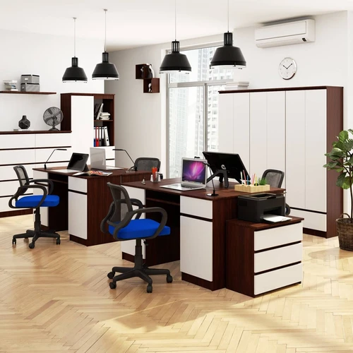 Modernus rašomasis stalas su atsparia plokšte ir ergonomišku dizainu