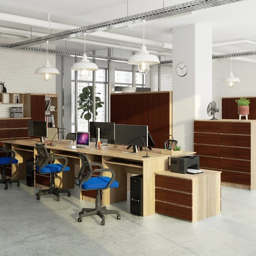 Patvarus rašomasi stalas su dideliu išdėstymo laisvės laipsniu