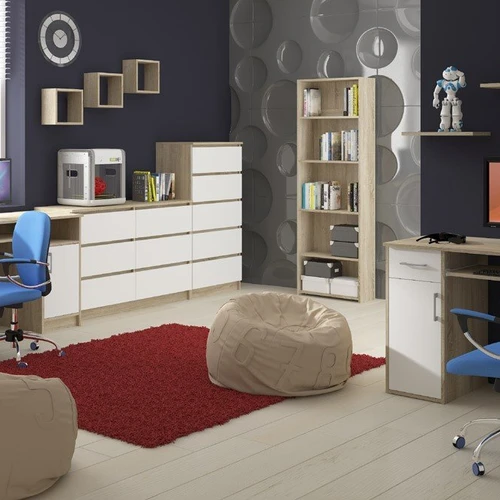 Didelis stalviršis su vietos ekranui ir įrangai