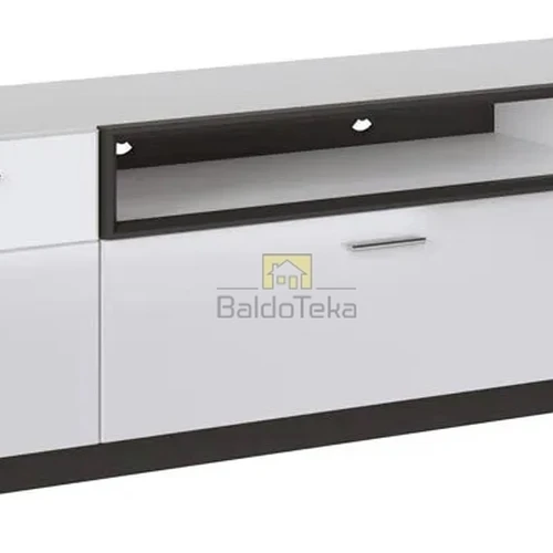 Erdvi spinta su matiniu korpusu ir metališkais detalėmis