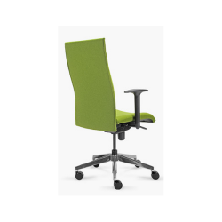 Kėdė su juodais poliuretaniniais arba metaliniais porankiais